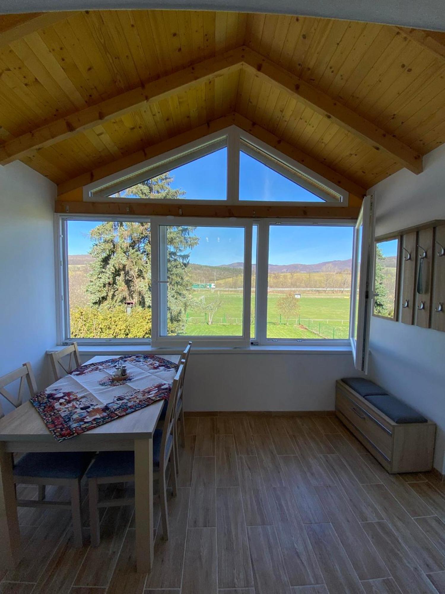 Apartman Nikol Prievidza Exterior foto